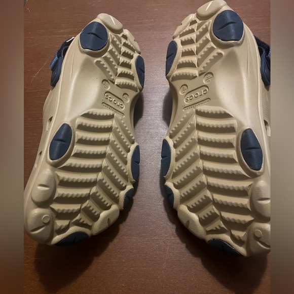 Crocs Casual Comfort Shoes - Picture 4 of 5